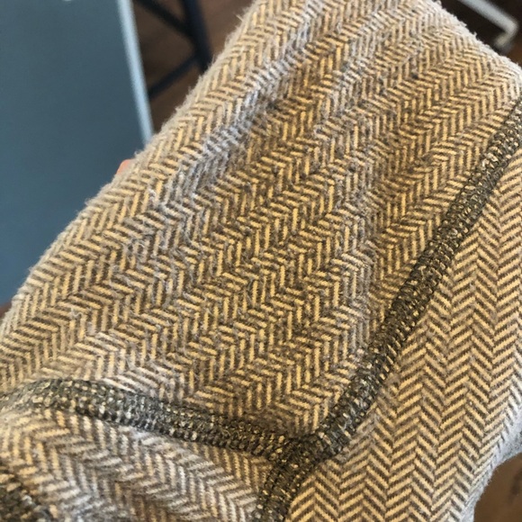 Grey and white lulu lemon tights - Picture 3 of 3